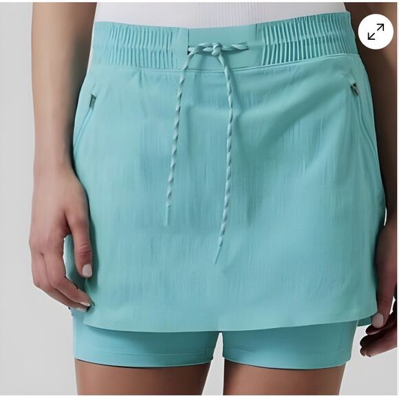 ATHLETA NWT Trekkie Skort in Black // 24 - Picture 14 of 14